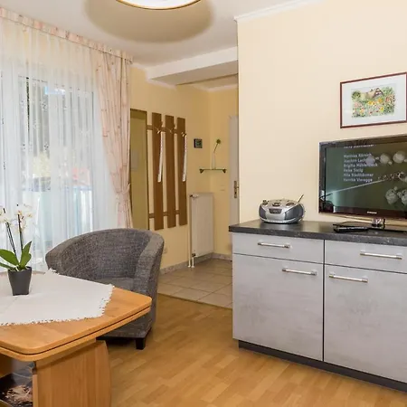 Haus Stranddistel Whg 1 * Zingst